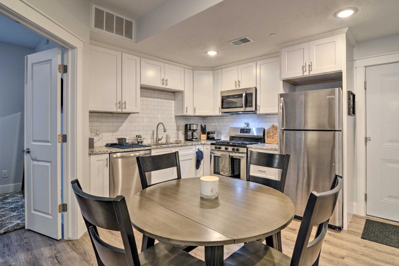 Modern Traverse City Condo About 1 Mi To Bay! エクステリア 写真