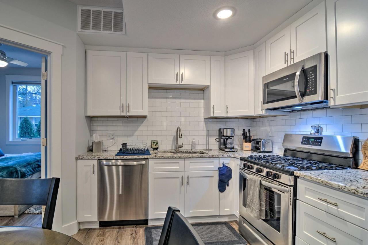 Modern Traverse City Condo About 1 Mi To Bay! エクステリア 写真