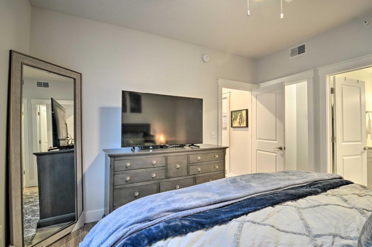 Modern Traverse City Condo About 1 Mi To Bay! エクステリア 写真