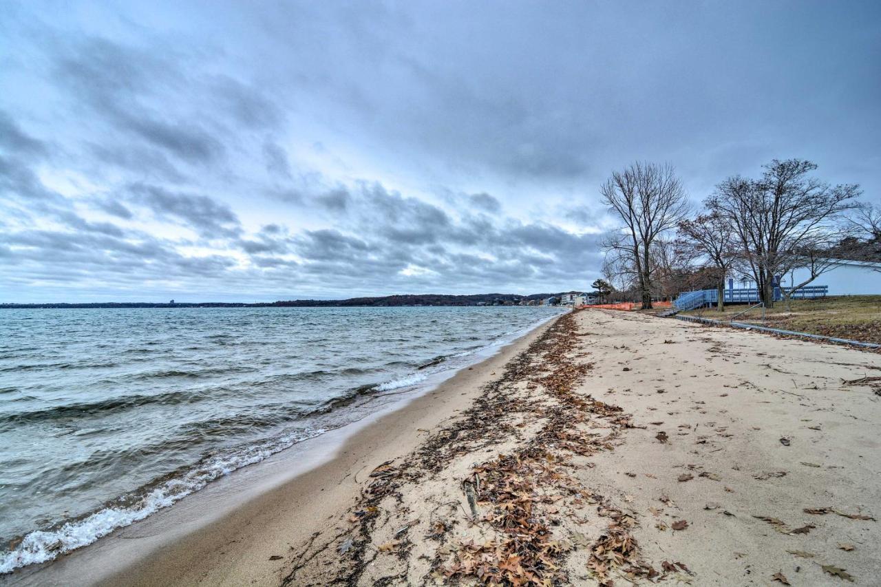 Modern Traverse City Condo About 1 Mi To Bay! エクステリア 写真