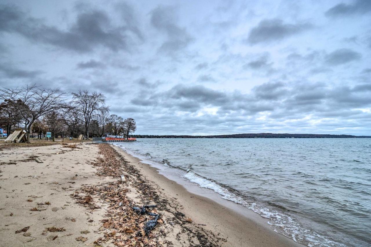 Modern Traverse City Condo About 1 Mi To Bay! エクステリア 写真